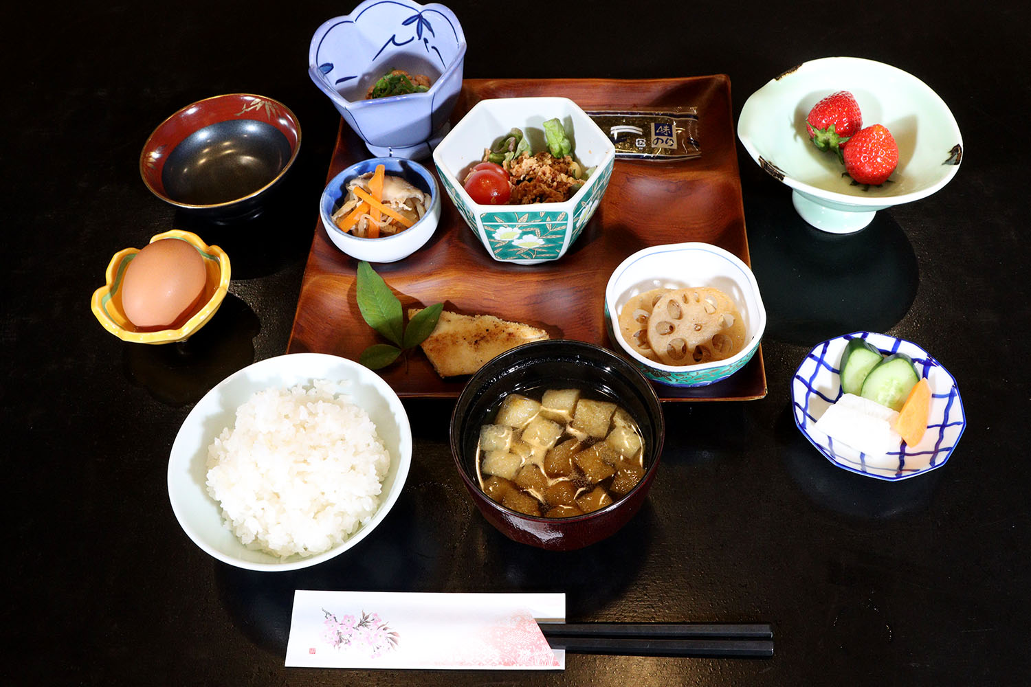 須崎旅館の朝食お子様用「里山の朝御膳」
